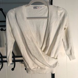 Cute creme Sweater blouse